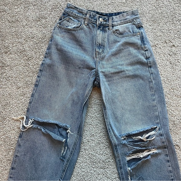 PrettyLittleThing Blue Denim Jeans - Picture 3 of 6